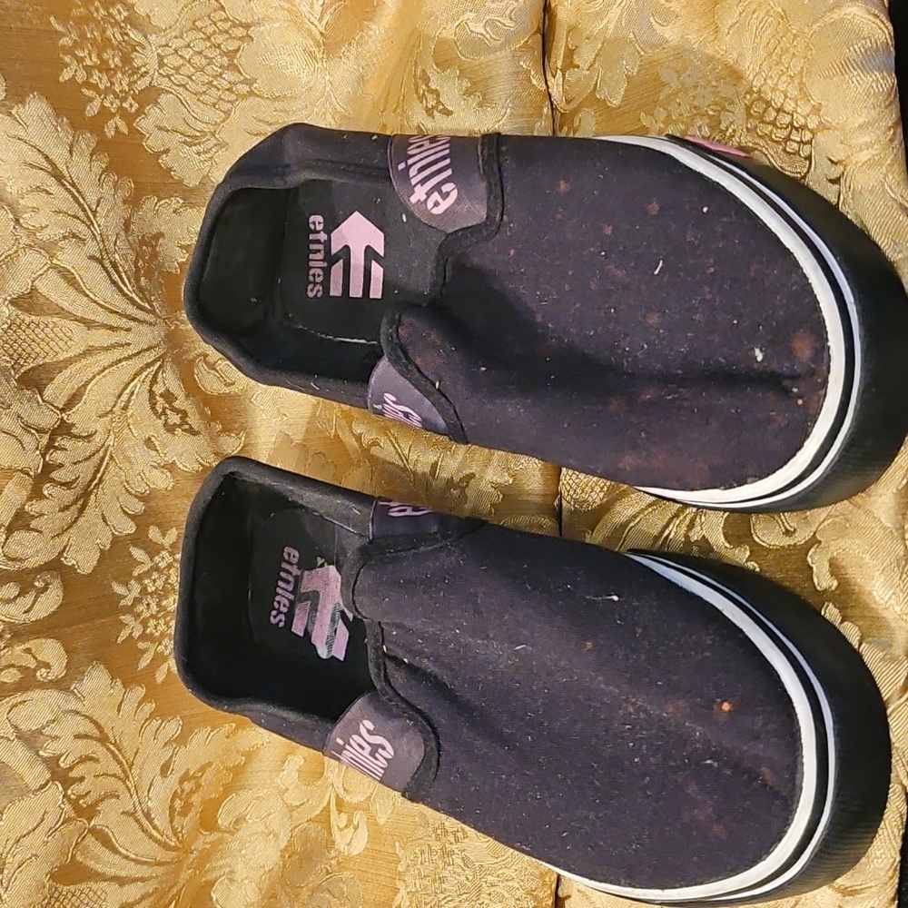 Women's Etnies slip on